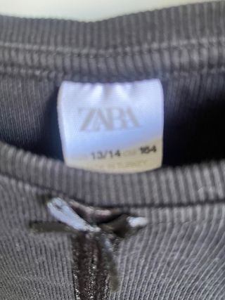 Camiseta Zara negra con lazos