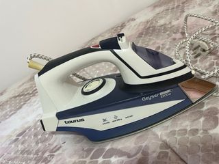 Plancha Taurus Geyser 2300W