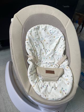 Hamaca mecedora con musica- Muy buen estado.