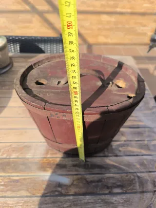 Barril de madera antiguo