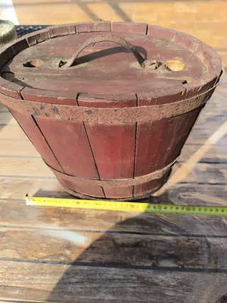 Barril de madera antiguo