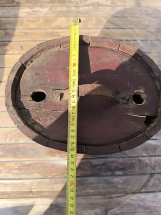 Barril de madera antiguo