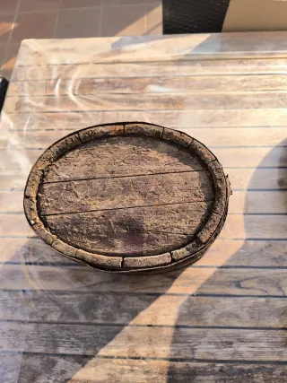 Barril de madera antiguo