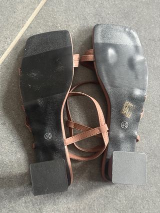 Sandali marrone rosa tacco basso