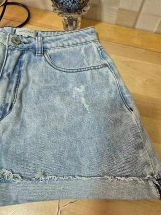 Shorts vaqueros Naf Naf desgastados