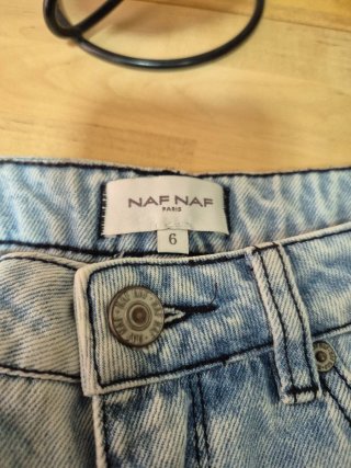 Shorts vaqueros Naf Naf desgastados