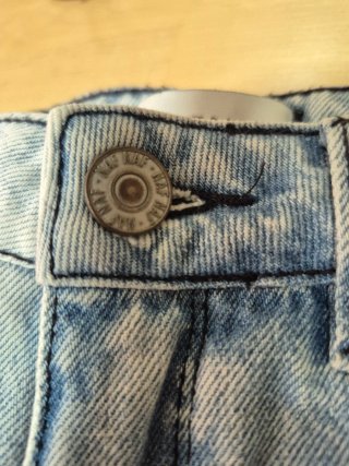Shorts vaqueros Naf Naf desgastados