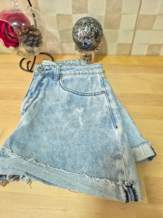 Shorts vaqueros Naf Naf desgastados