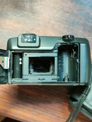 Cámara analógica Pentax Espio 738s + Carrete 35mm.