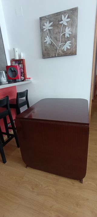 Mesa de salón extensible marrón