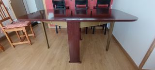 Mesa de salón extensible marrón