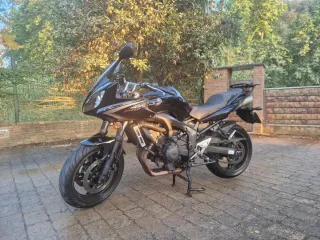 Yamaha FZ6 Fazer S2 Negra