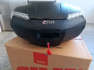 Baúl Top Case Givi Riviera Negro