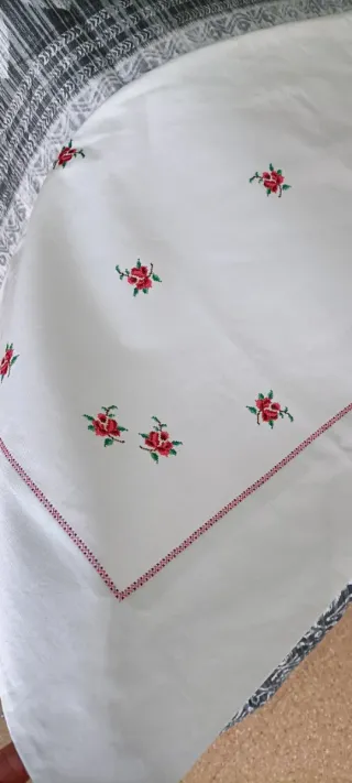 Sábana y Almohadas Antiguas TOLRÀ