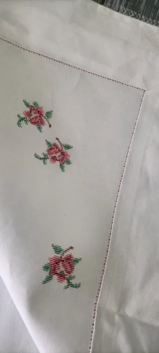 Sábana y Almohadas Antiguas TOLRÀ