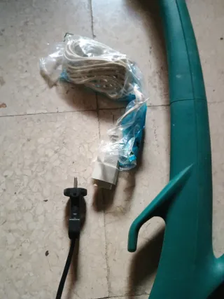 Cortabordes Eléctrico Bosch Easytrim