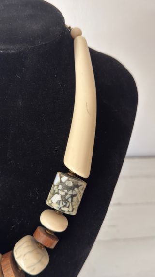 Collar de cuentas de diseño étnico