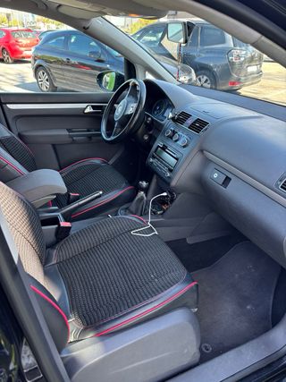 Volkswagen Touran 2011