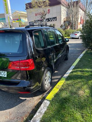 Volkswagen Touran 2011