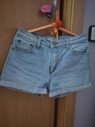 Shorts vaqueros Stradivarius