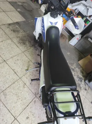 Yamaha DT 80 lc Enduro Blanca y Azul