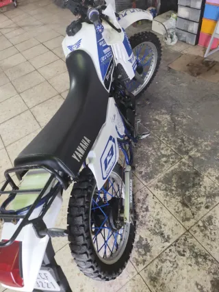 Yamaha DT 80 lc Enduro Blanca y Azul
