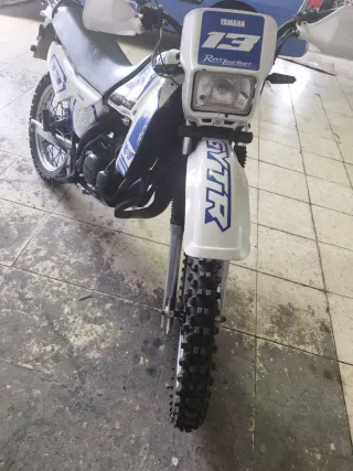 Yamaha DT 80 lc Enduro Blanca y Azul