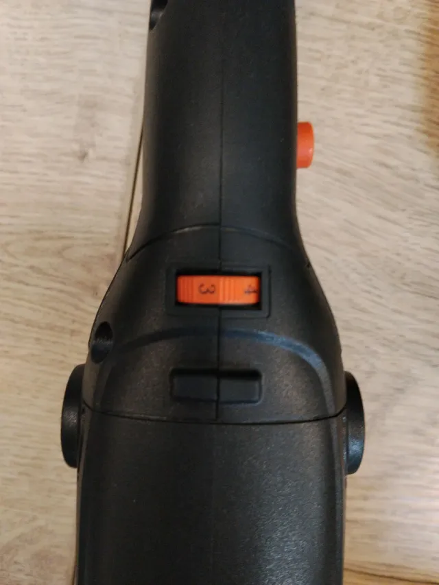 Amoladora angular Dnipro-M GL-125S