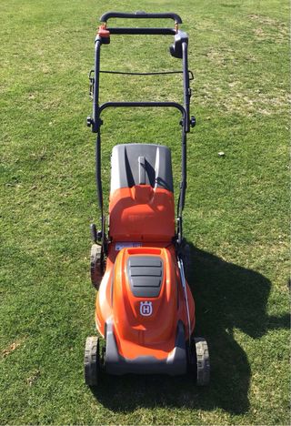 Cortacésped Eléctrico Husqvarna.