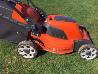 Cortacésped Eléctrico Husqvarna.