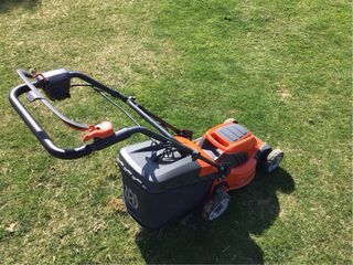 Cortacésped Eléctrico Husqvarna.