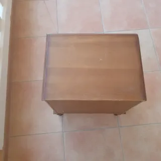 Mesita de noche vintage de madera