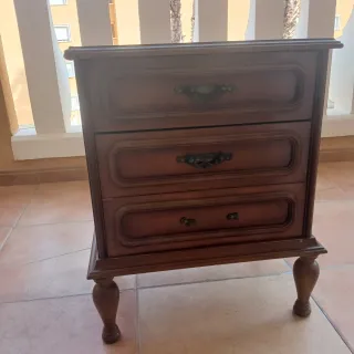 Mesita de noche vintage de madera