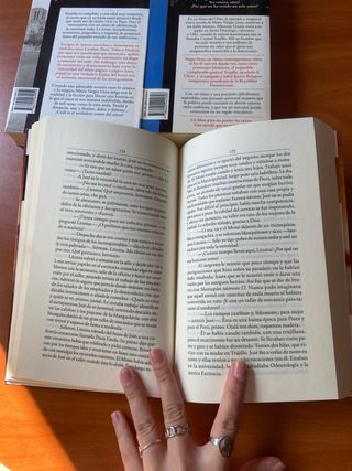 El Héroe Discreto/Travesuras de la niña mala/Etc..