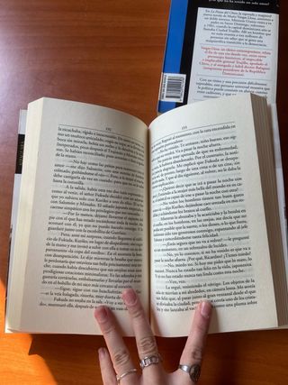 El Héroe Discreto/Travesuras de la niña mala/Etc..