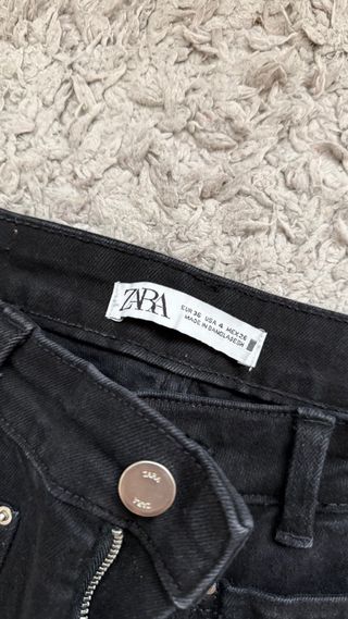 Pantalón recto Zara negro