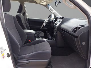 Toyota Land Cruiser 2.8 D-4D GX