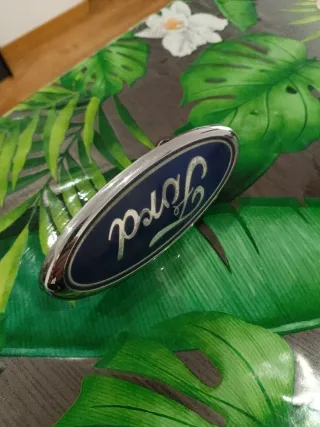 Emblema Ford Focus MK2 Delantero