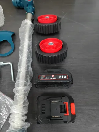 Desbrozadora 21V con ruedas