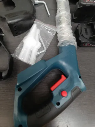 Desbrozadora 21V con ruedas