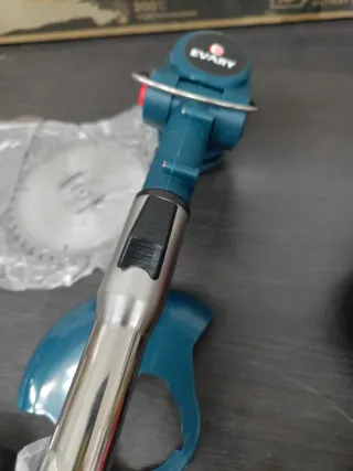 Desbrozadora 21V con ruedas