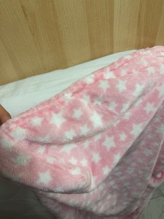 Cuna madera + colchón, almohada y sábanas