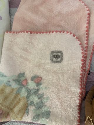 Cuna madera + colchón, almohada y sábanas