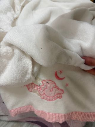 Cuna madera + colchón, almohada y sábanas