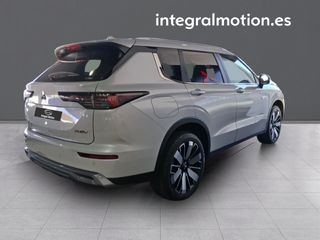 Mitsubishi Outlander PHEV Kaiteki 4WD