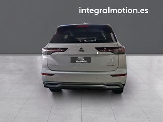 Mitsubishi Outlander PHEV Kaiteki 4WD
