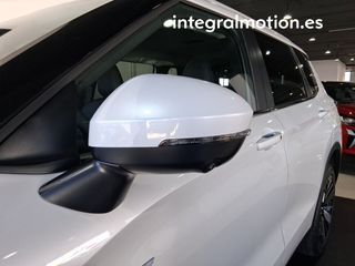 Mitsubishi Outlander PHEV Kaiteki 4WD