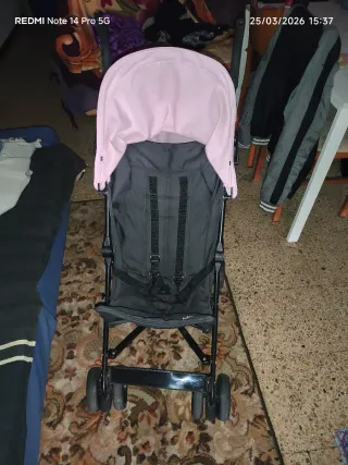 Silla de paseo para bebé rosa y negra