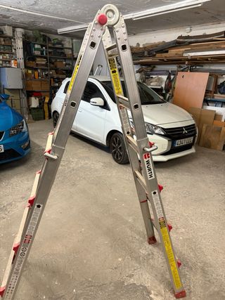 Escalera telescópica 4+4 peldaños