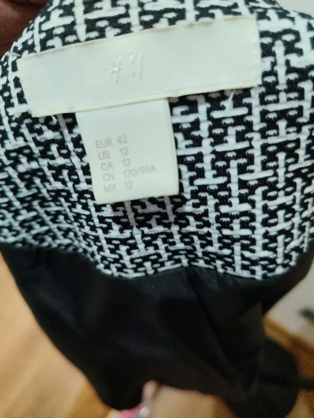 Levita elegante blanco y negro